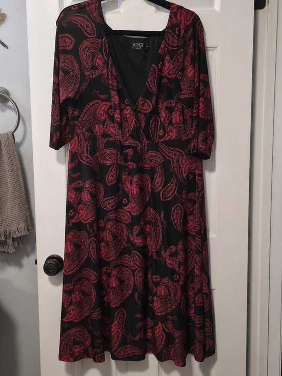 Igigi Dresses & Skirts - Igigi Black Dress with Red Paisley Print 18/20